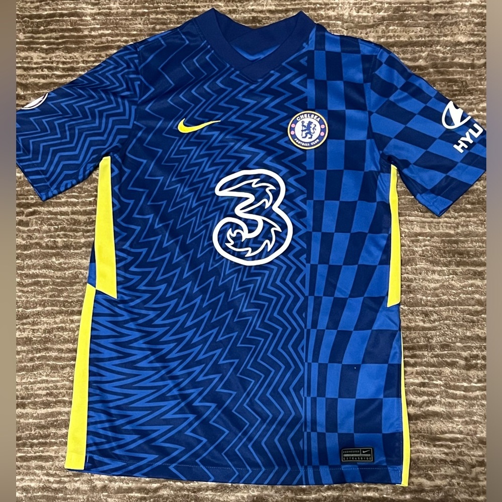 Boys Nike Chelsea soccer jersey size XL Kanté